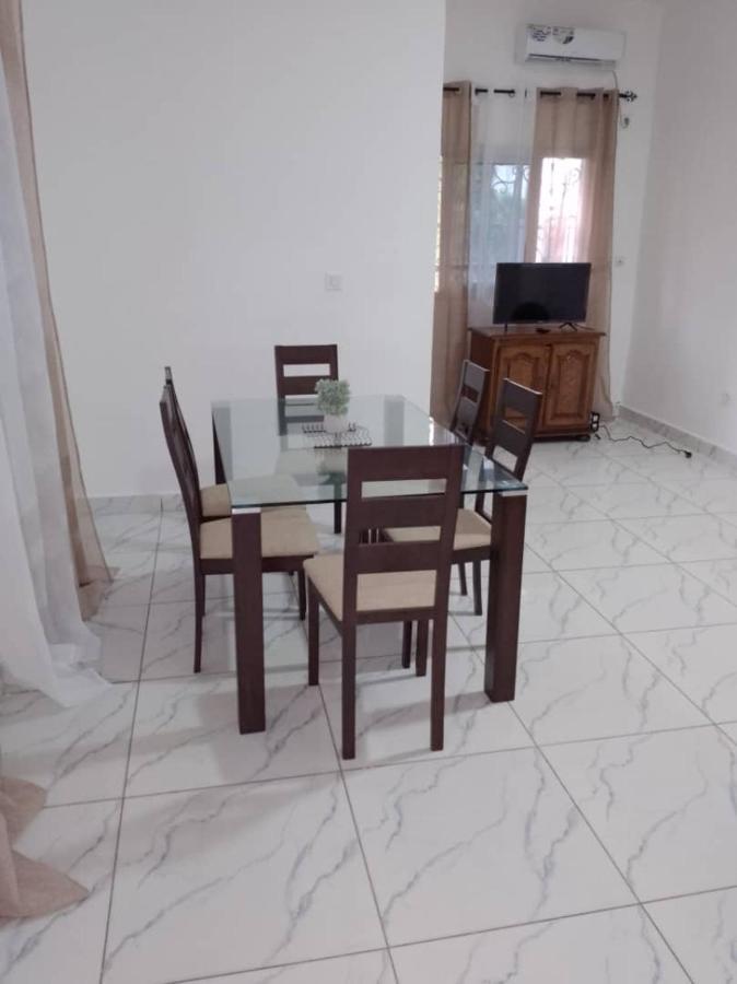 Swiss Cottage Kribi Luaran gambar